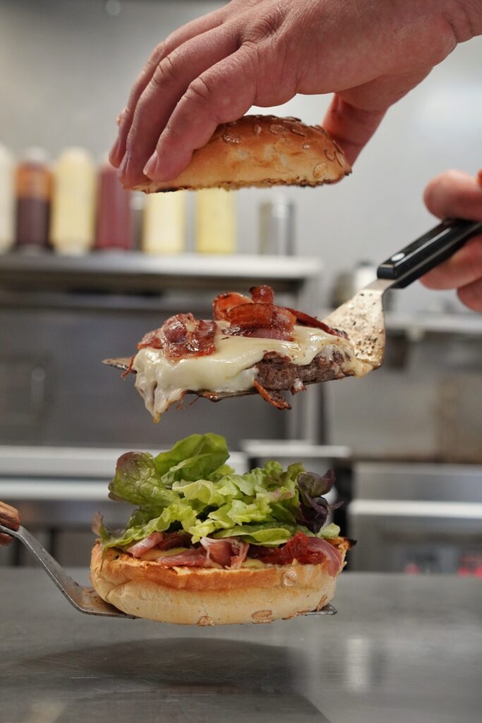 Burger décomposé hamburgerie photographie culinaire lyon